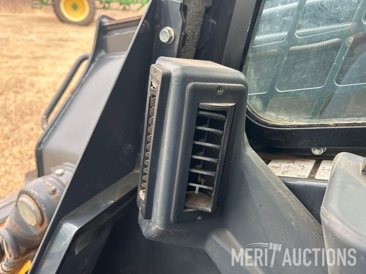 2018-deere-333g-image-47