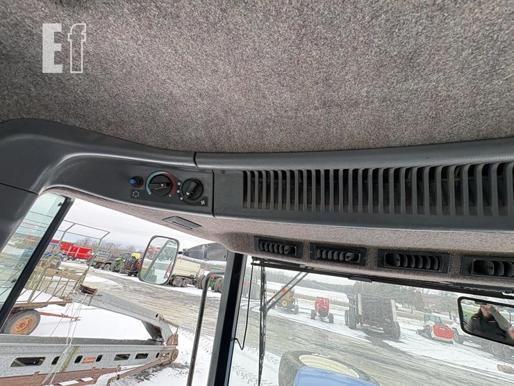 2002-new-holland-8670a-image-23