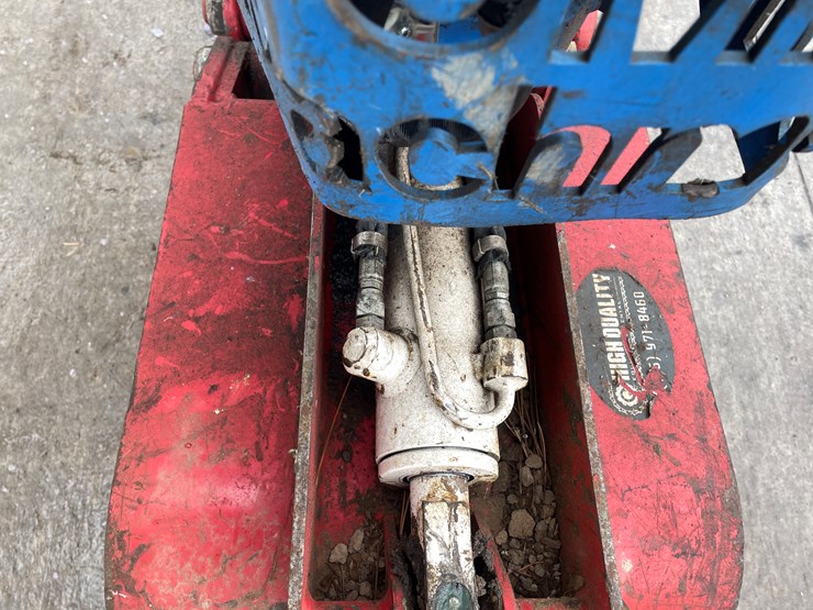 #164-•-cmp-hg-82-mini-excavator-rotating-clam-image-17