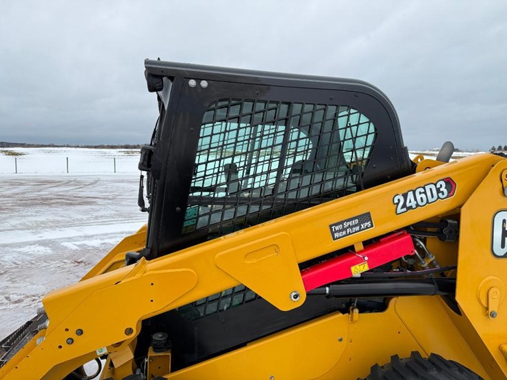 2022-caterpillar-246d3-image-11