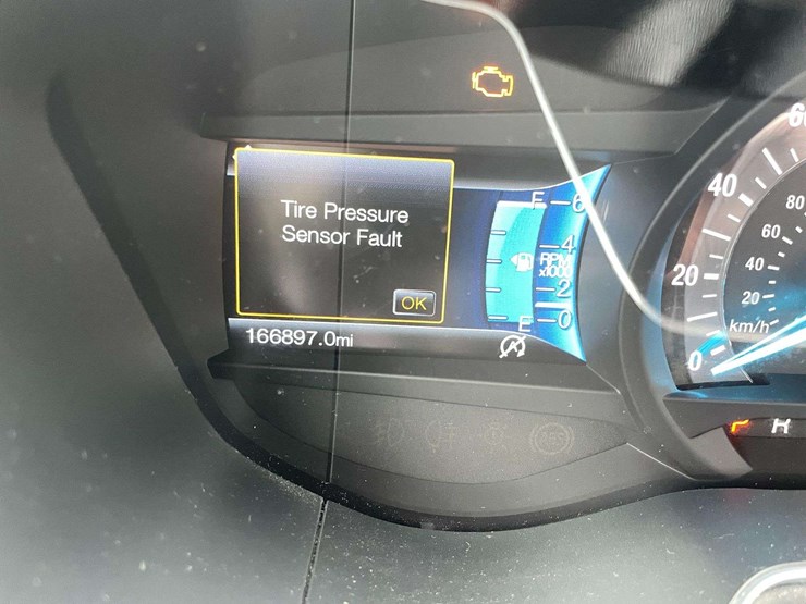 2018-ford-fusion-4-door-sedan-(166,897-miles)-image-26