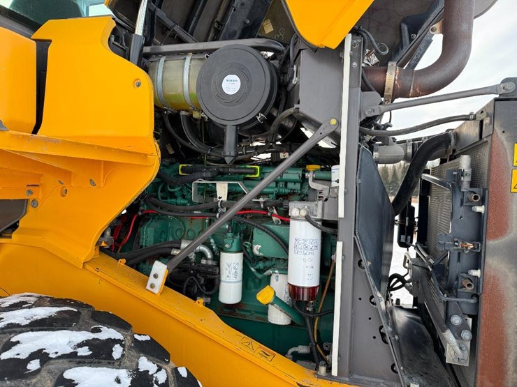 2015-volvo-l90g-image-47