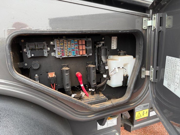 2022-new-holland-w80c-image-43