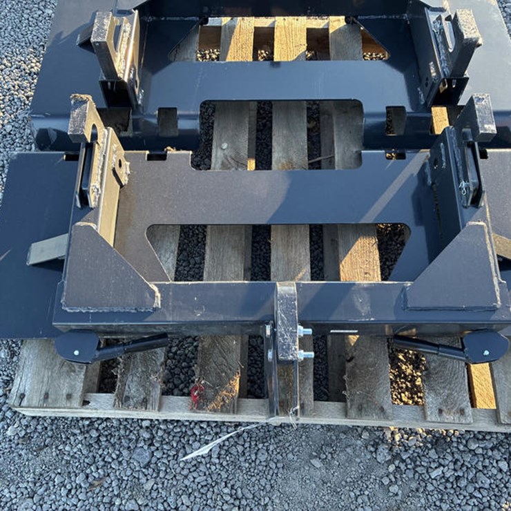 #115412 • SKIDSTEER MT 3PT HITCHES