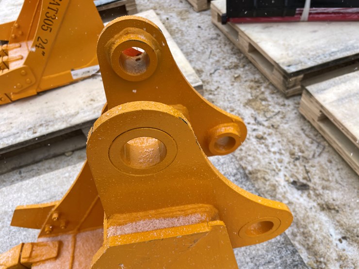 caterpillar-305-image-9