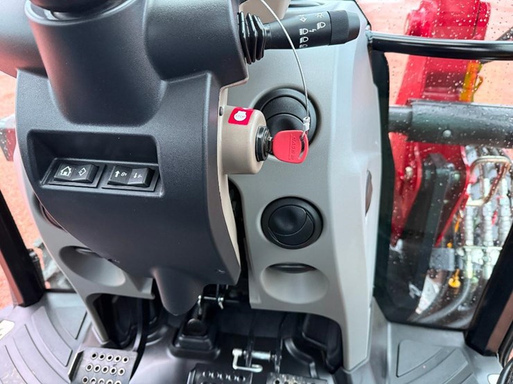 case-ih-farmall-75c-image-67