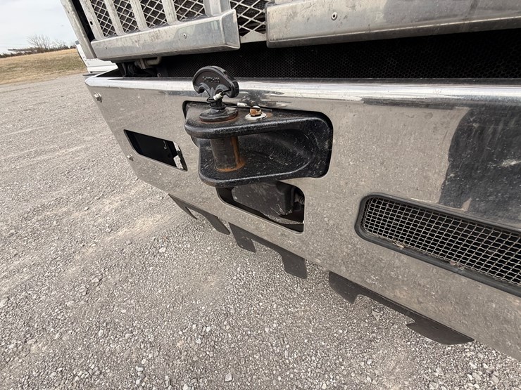 2022-western-star-49x-image-15