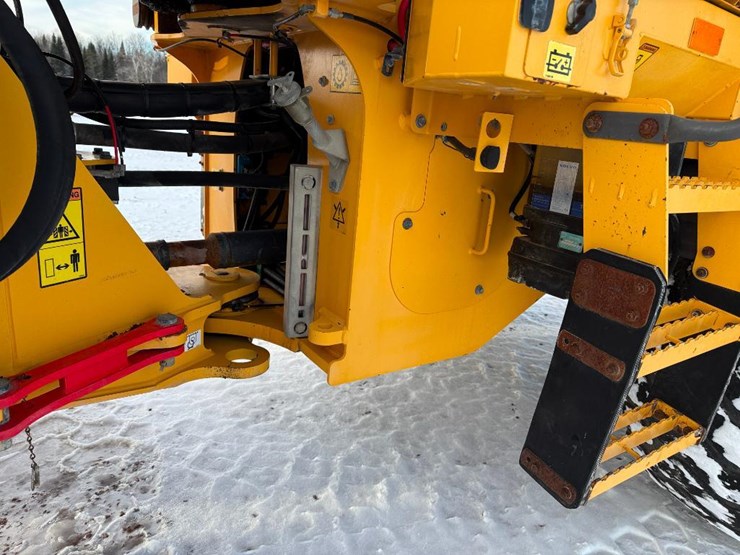 2015-volvo-l90g-image-26