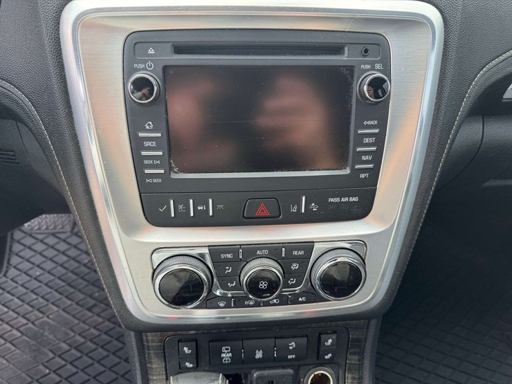 2016-gmc-acadia-slt-image-15