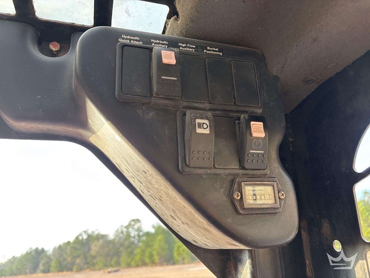 2014-takeuchi-ts50r-image-21