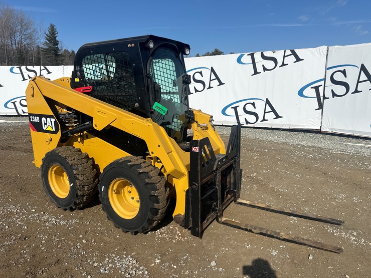 2018-caterpillar-236d-image-7