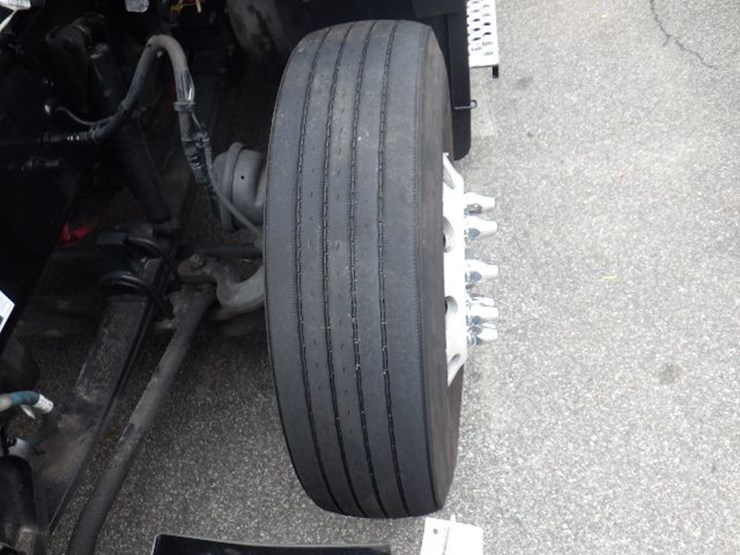 2024-kenworth-t680-image-19