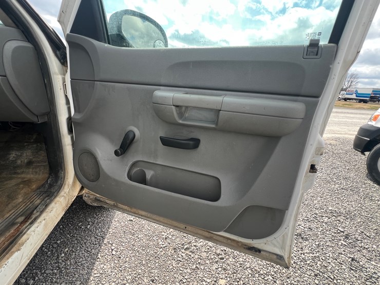 2009-chevrolet-2500-image-22