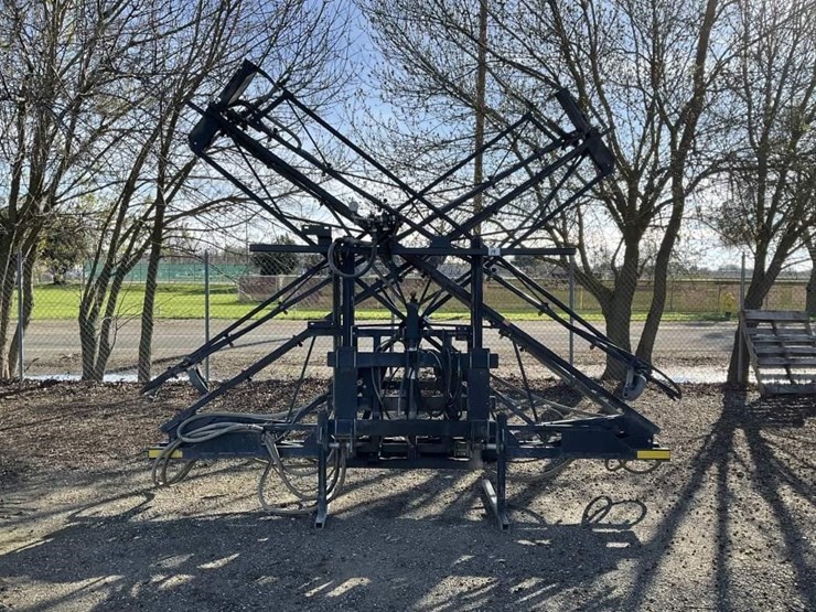 unverferth-65'-3-pt-x-fold-spray-boom-attachment-image-13