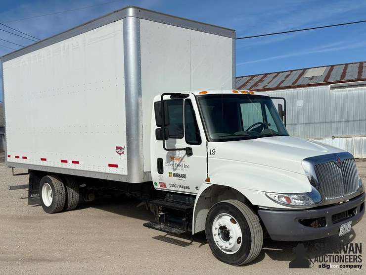 2019-international-durastar-4300-image-3