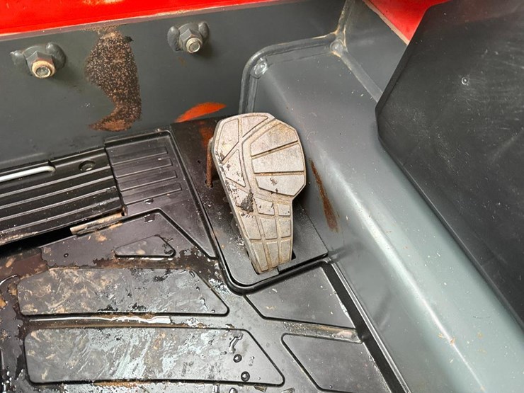 kubota-ssv75-image-41