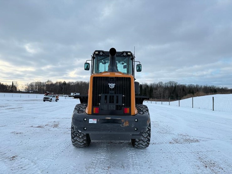 2023-case-621g-xr-image-5