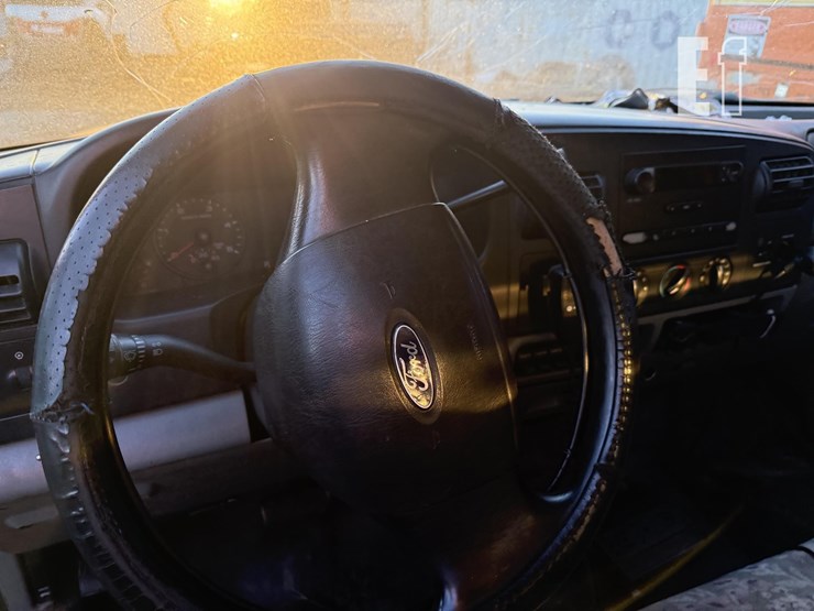 2005-ford-f350-image-8