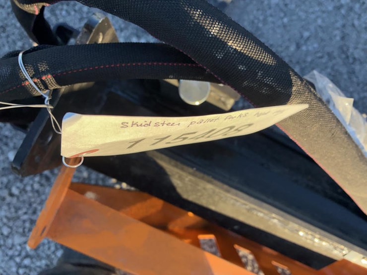 #115407-•-skidsteer-pallet-forks-hyd-adj-image-8