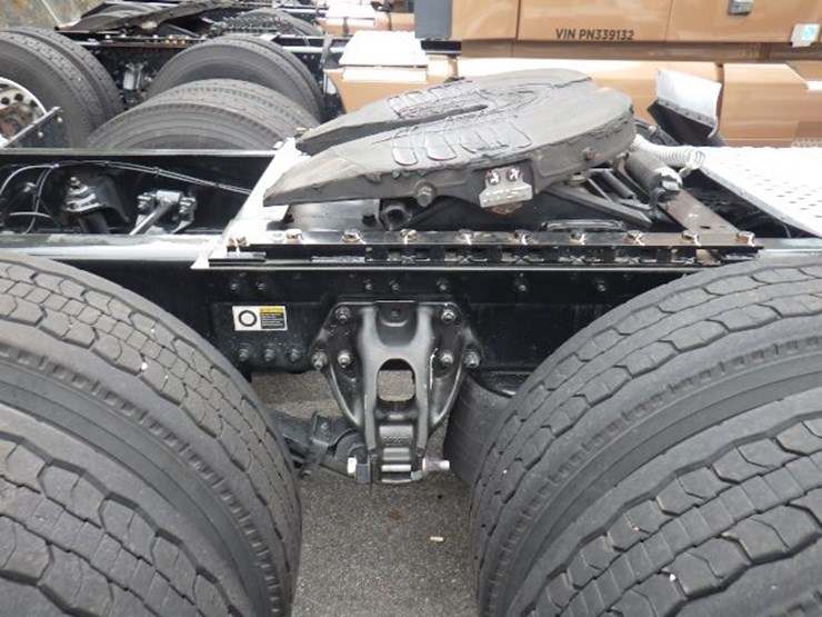 2024-kenworth-t680-image-8