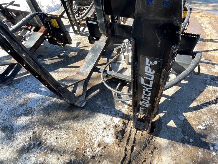 #172-•-boss-quick-cube-skid-steer-mount-salt-spreader-(1)-attachment-&-(4)-cubes-image-7