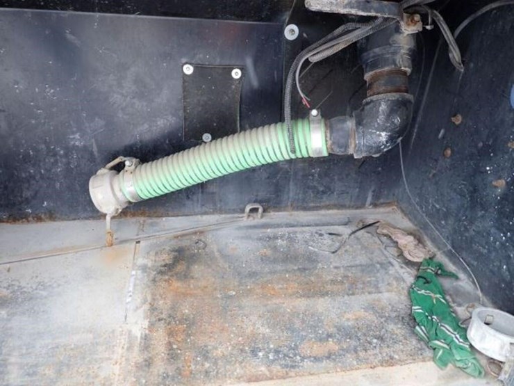 1990-white-gmc-t/a-water-truck-4v2bdbme1ln633643-image-63