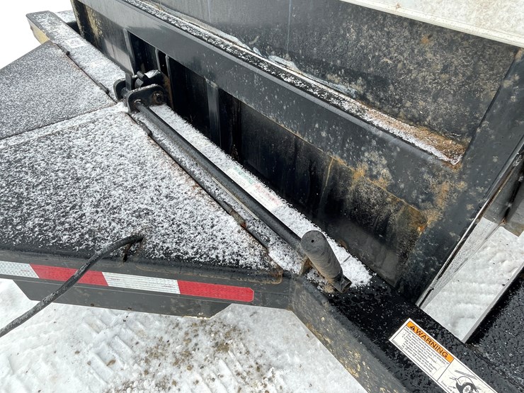 #135-•-2022-rock-line-products-air-tow-ground-loading-enclosed-trailer-(has-wi-title)-image-16