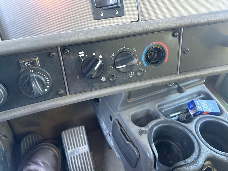 2015-kenworth-t370-image-24