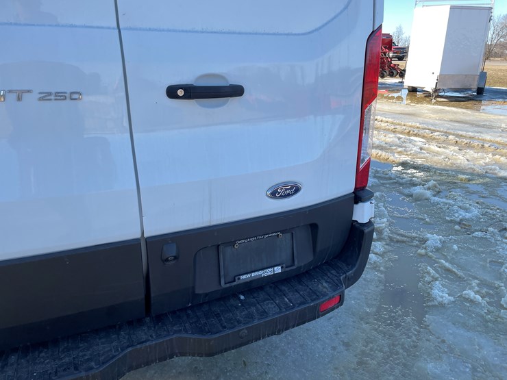 2019-ford-transit-image-22