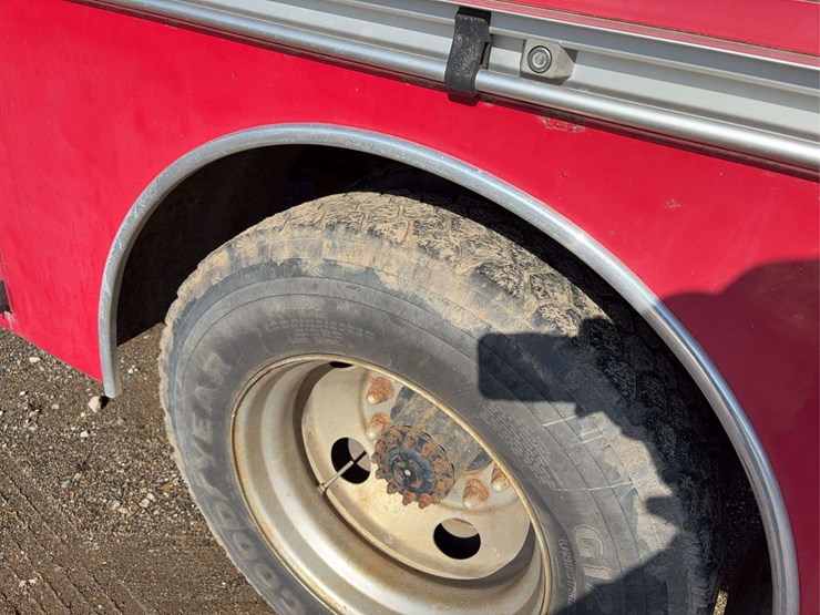 2002-ford-f650-image-6