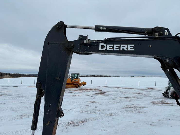 2018-deere-35g-image-40