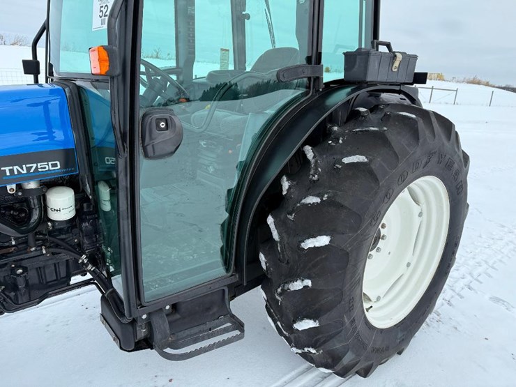 new-holland-tn75d-image-14