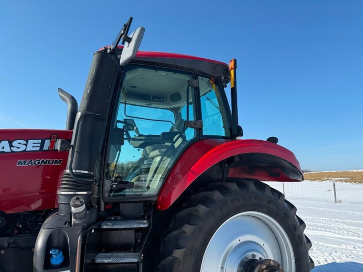 case-ih-magnum-250-image-16