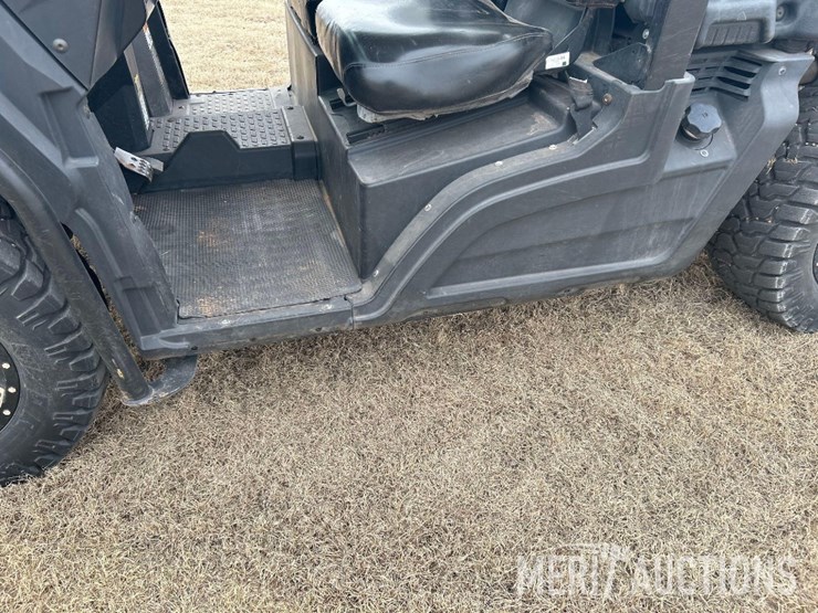 2021-john-deere-gator-image-16