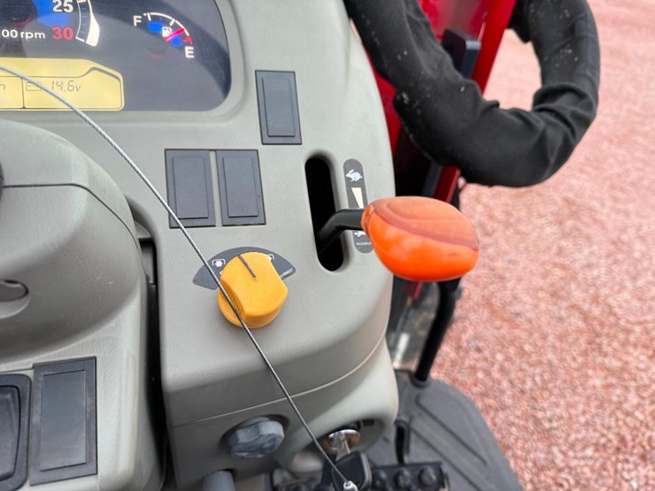 case-ih-farmall-55c-image-44