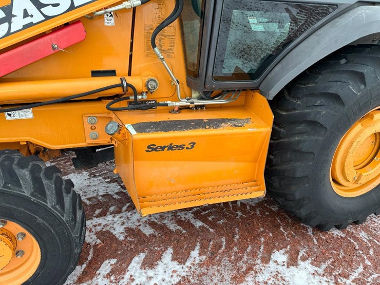 2011-case-570m-xt-image-13