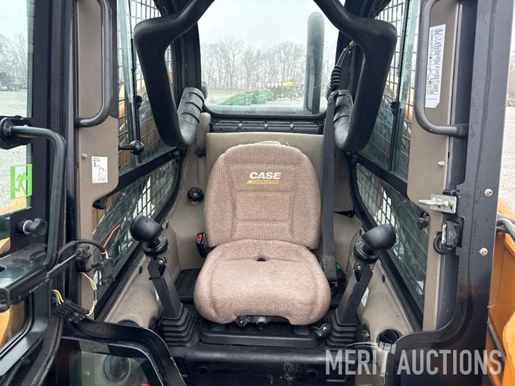 2012-case-sv300-image-28