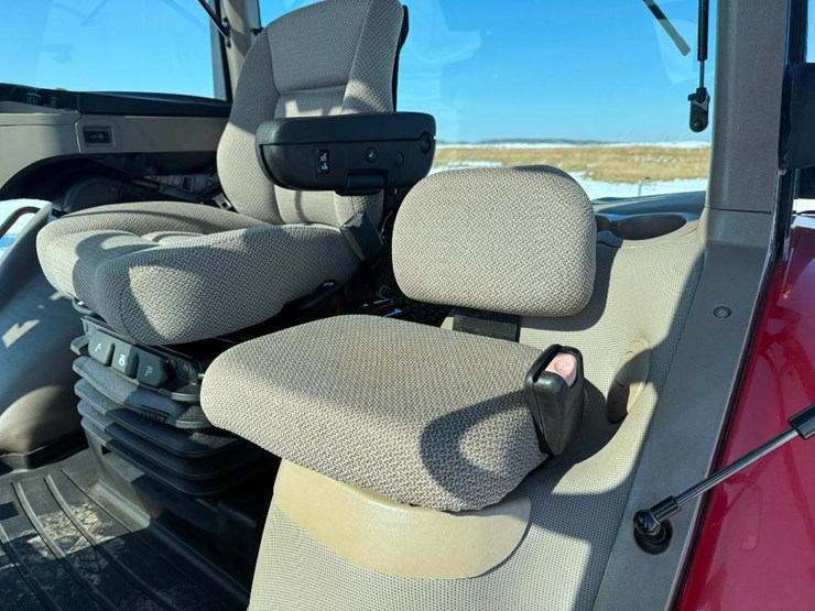 case-ih-magnum-250-image-50