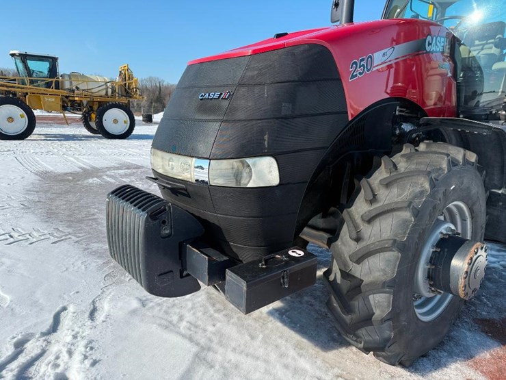 case-ih-magnum-250-image-27