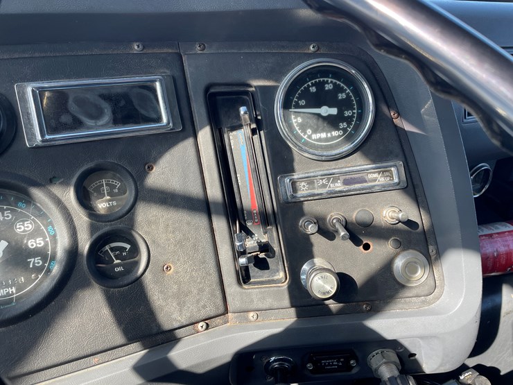 1990-ford-l8000-image-19