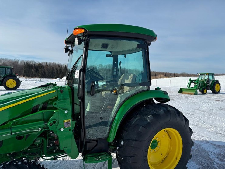 john-deere-4052r-image-13