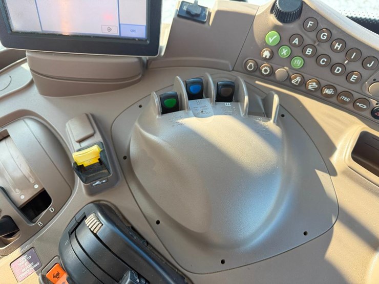 john-deere-6125r-image-61