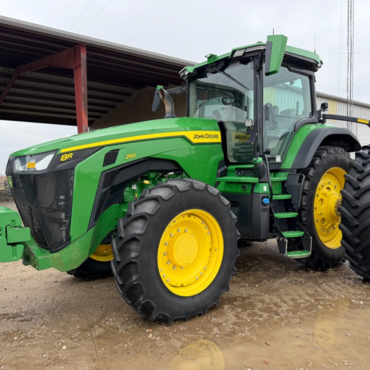 2023 JOHN DEERE 8R 250