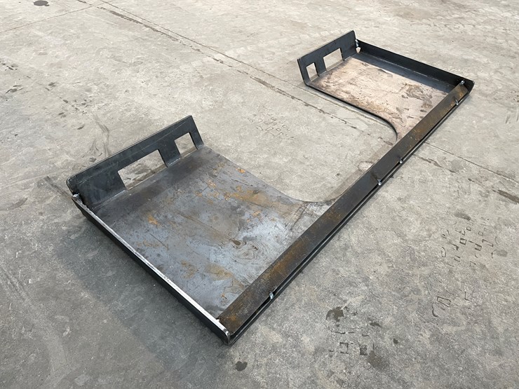 #2471-•-skid-steer-walk-through-weldable-attachment-plate-image-3
