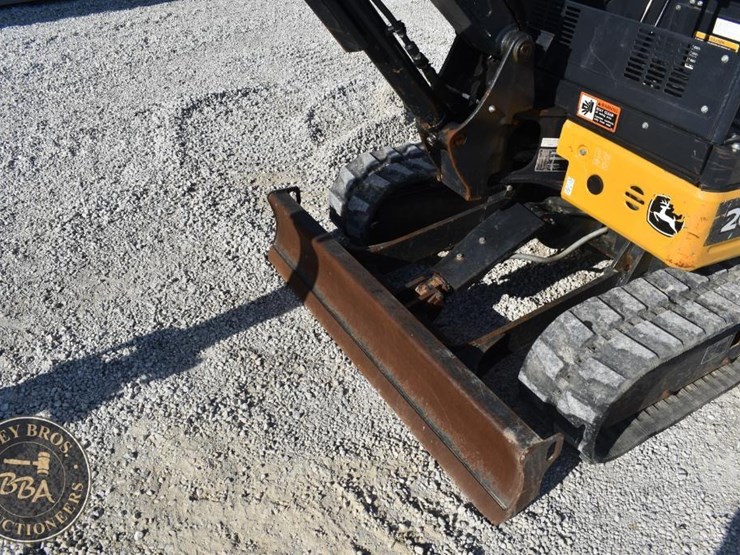 2021-deere-26g-image-20