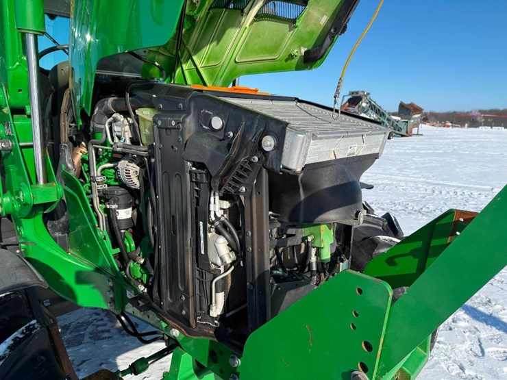 john-deere-6125r-image-46