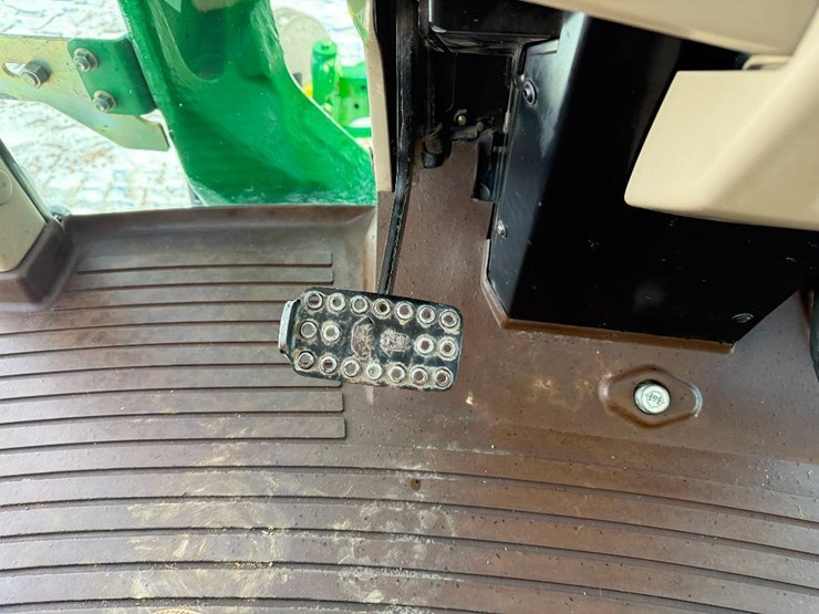 john-deere-6415-image-70