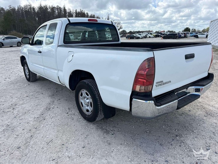 2015-toyota-tacoma-image-4