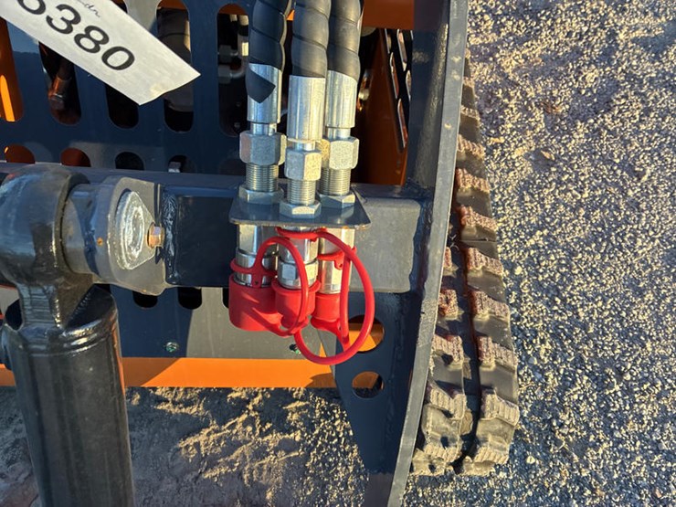 #115380-•-mini-skidsteer-ldr-image-5