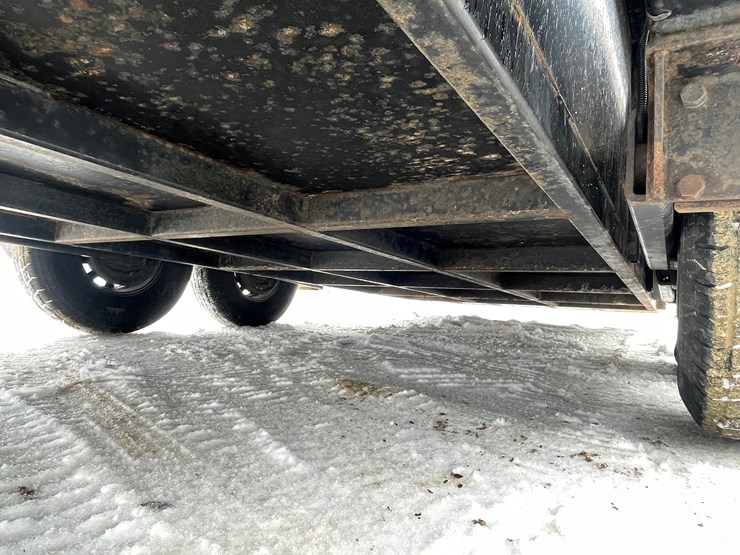 #135-•-2022-rock-line-products-air-tow-ground-loading-enclosed-trailer-(has-wi-title)-image-21